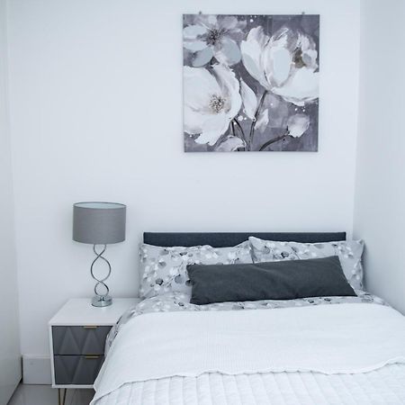 1B Apartment, 30 Mins To Oxford Street Londra Exterior foto