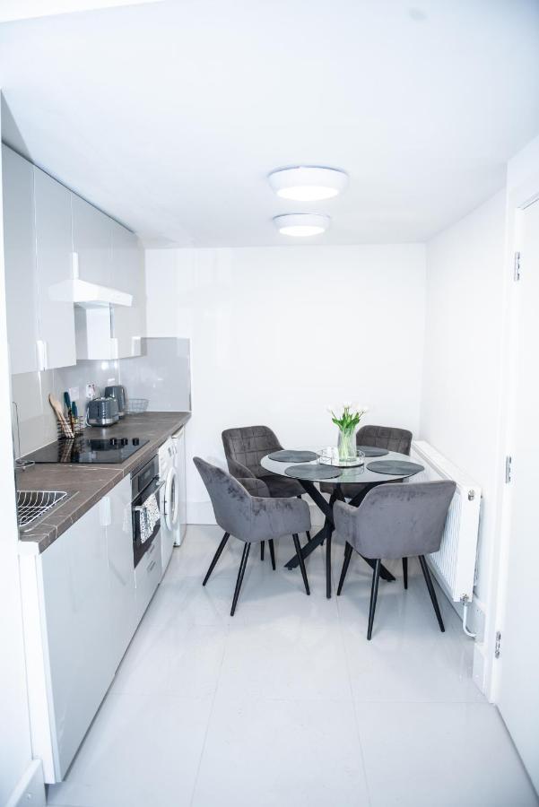 1B Apartment, 30 Mins To Oxford Street Londra Exterior foto