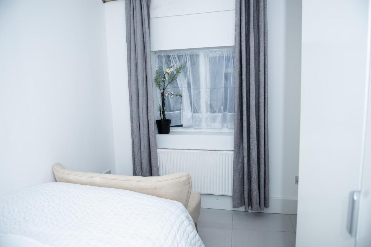 1B Apartment, 30 Mins To Oxford Street Londra Exterior foto