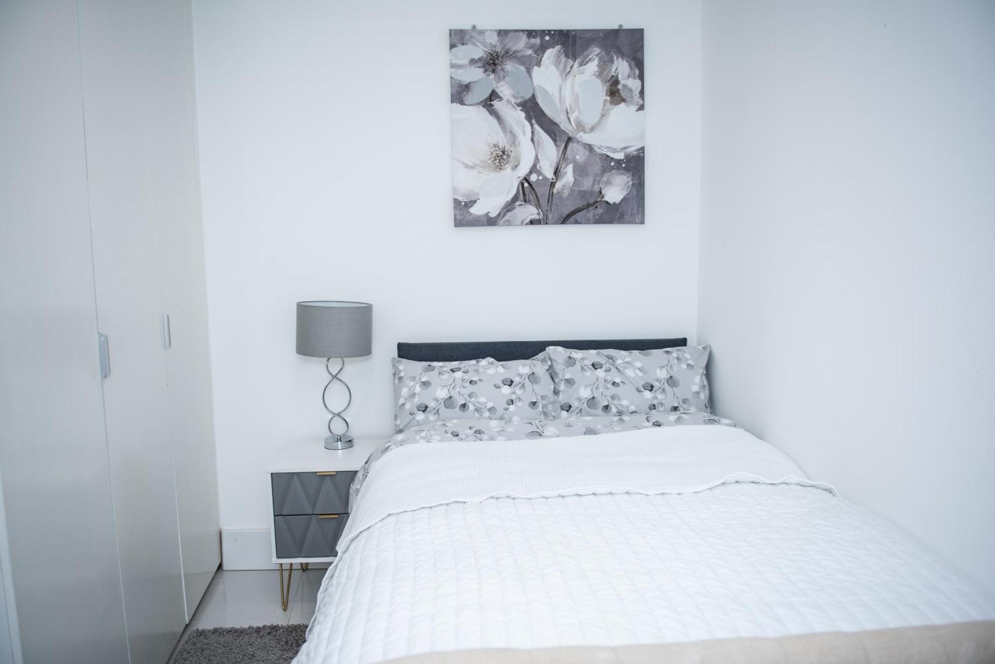 1B Apartment, 30 Mins To Oxford Street Londra Exterior foto