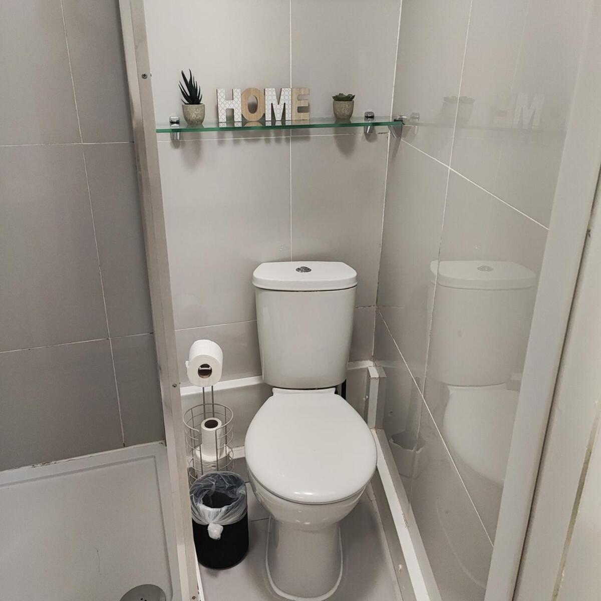 1B Apartment, 30 Mins To Oxford Street Londra Exterior foto