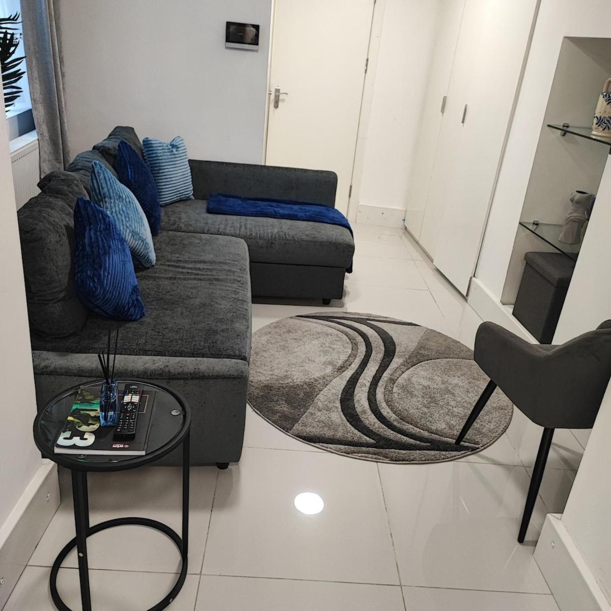 1B Apartment, 30 Mins To Oxford Street Londra Exterior foto