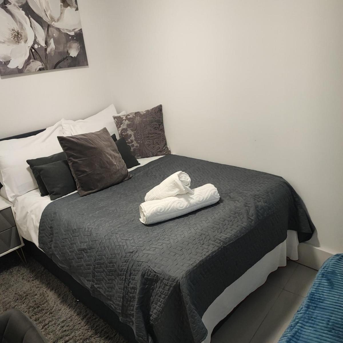1B Apartment, 30 Mins To Oxford Street Londra Exterior foto